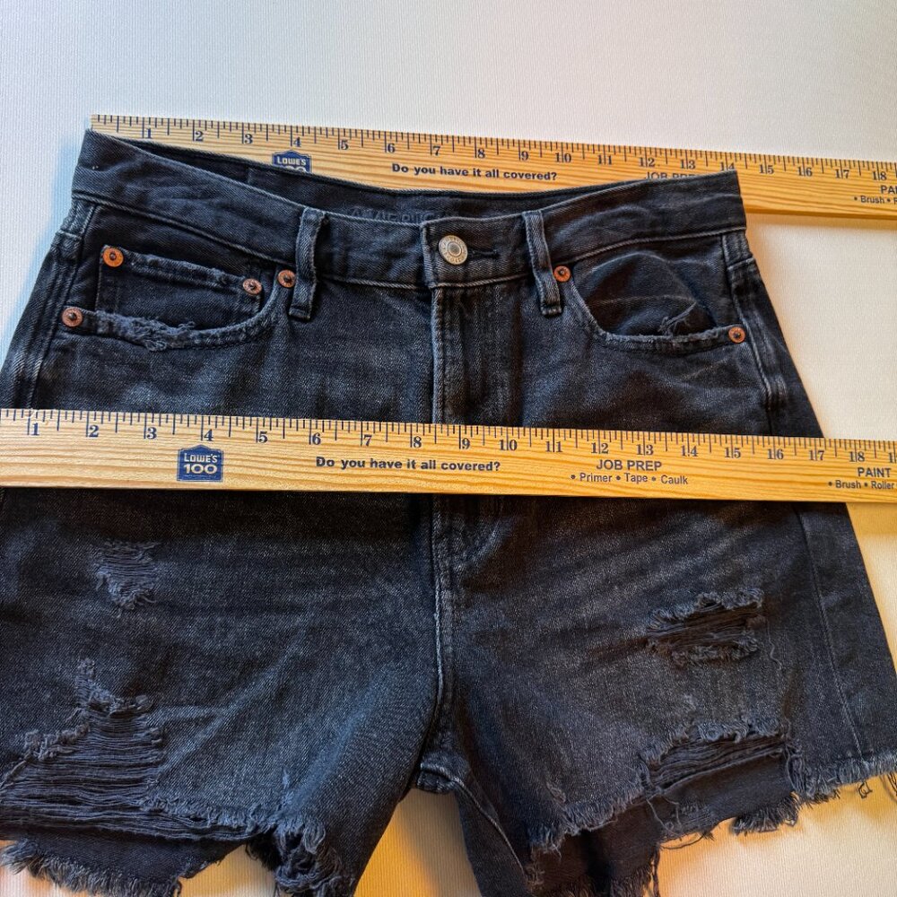 American Eagle 90s Boyfriend Short Size 4 Black Denim Distressed Festival - Picture 6 of 10